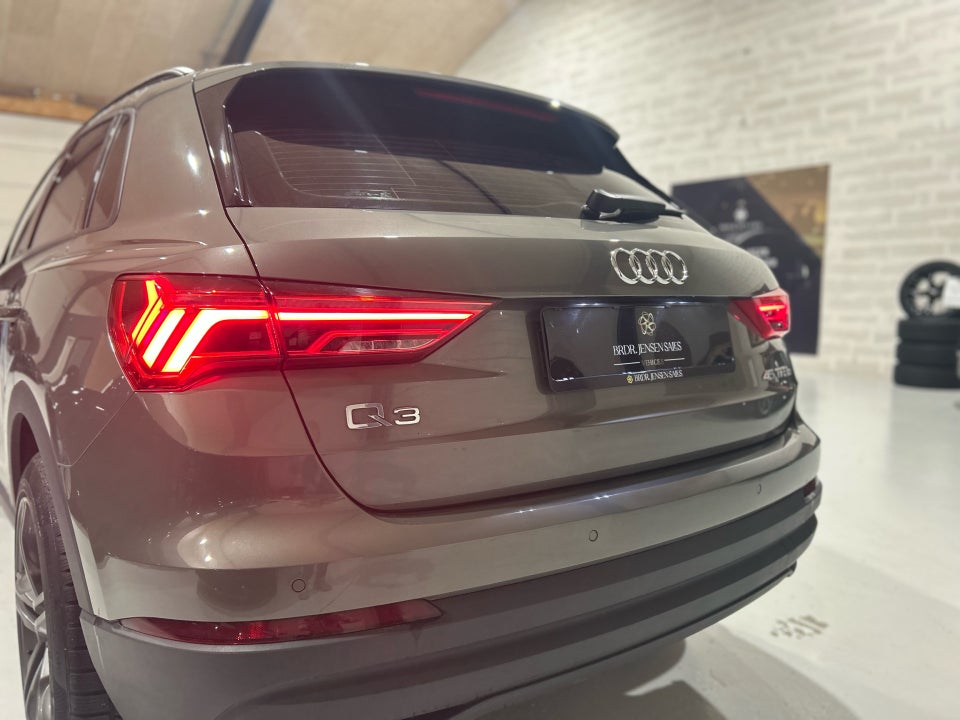 Audi Q3 45 TFSi e Attitude plus S-tr. 5d