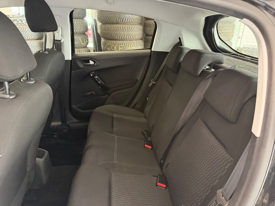 Peugeot 208 1,6 BlueHDi 100 Envy 5d