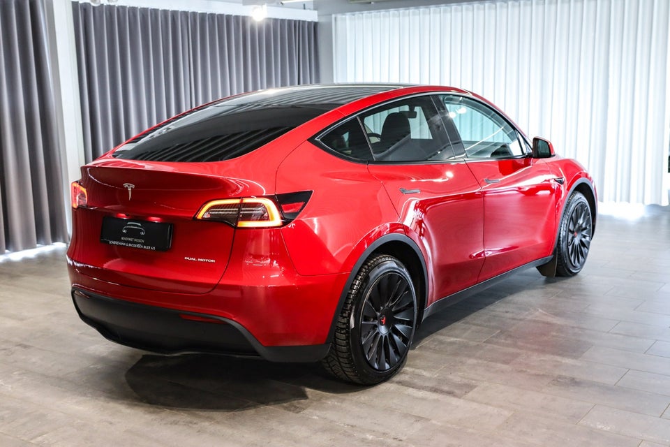 Tesla Model Y Long Range AWD 5d