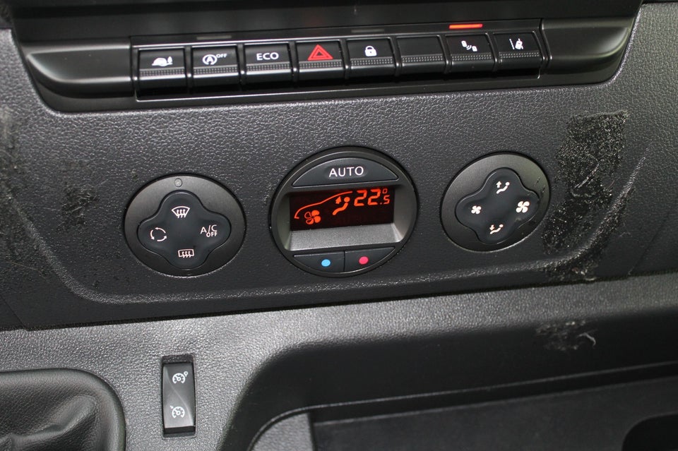 Nissan NV400 2,3 dCi 150 L2H2 Kassevogn