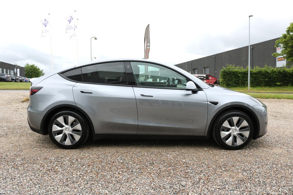 Tesla Model Y RWD 5d