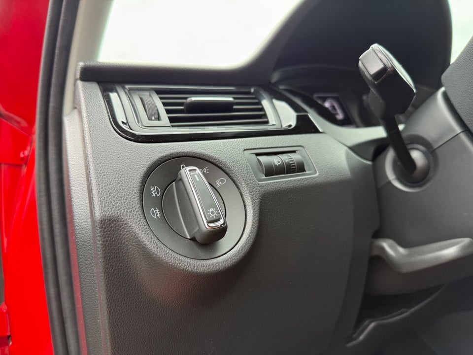 Skoda Rapid 1,0 TSi 95 Active 5d