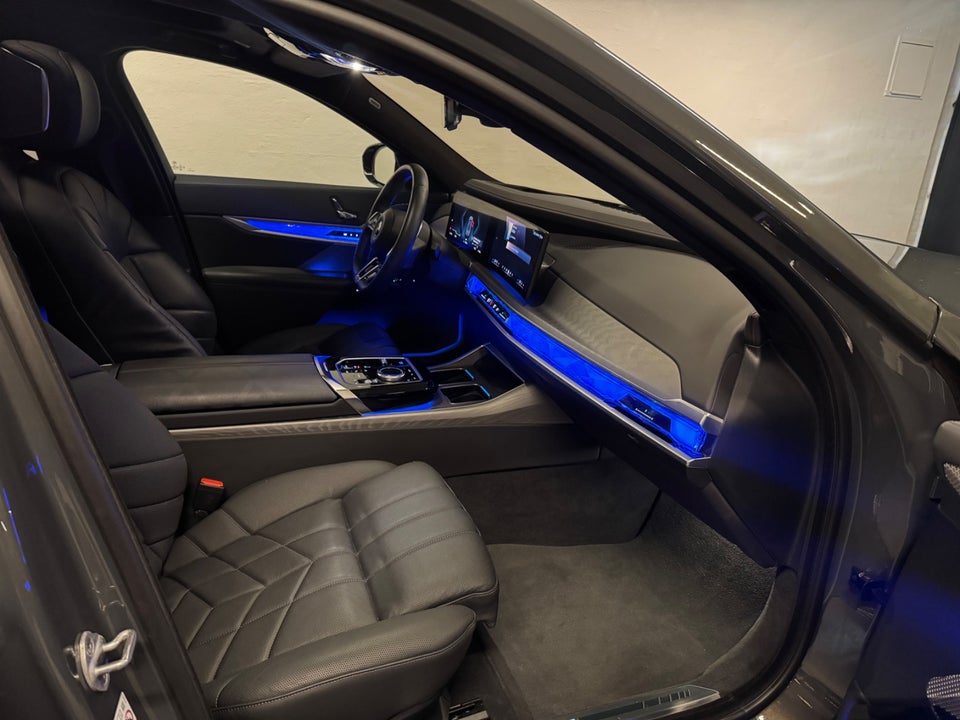 BMW i7 xDrive60 M-Sport 4d