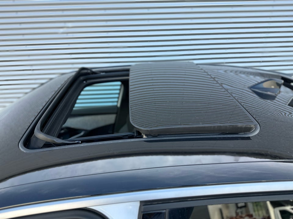 Peugeot e-3008 77 GT Pack 5d