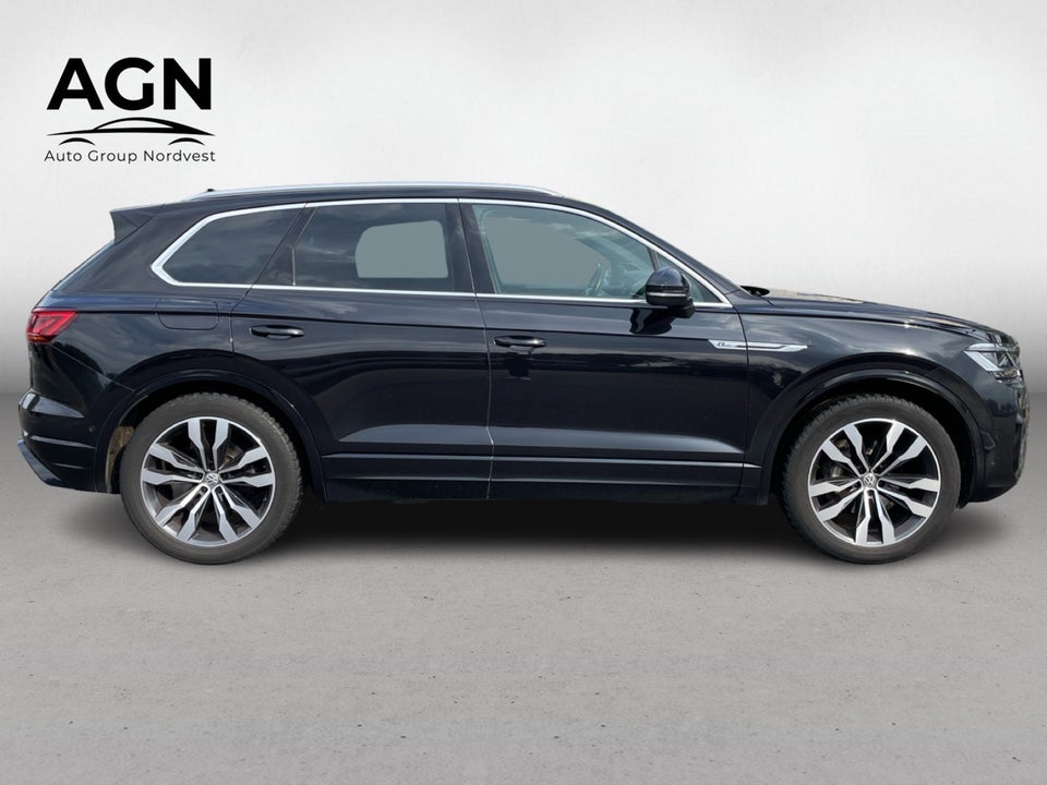 VW Touareg 3,0 TDi 286 R-line aut. 4Motion 5d