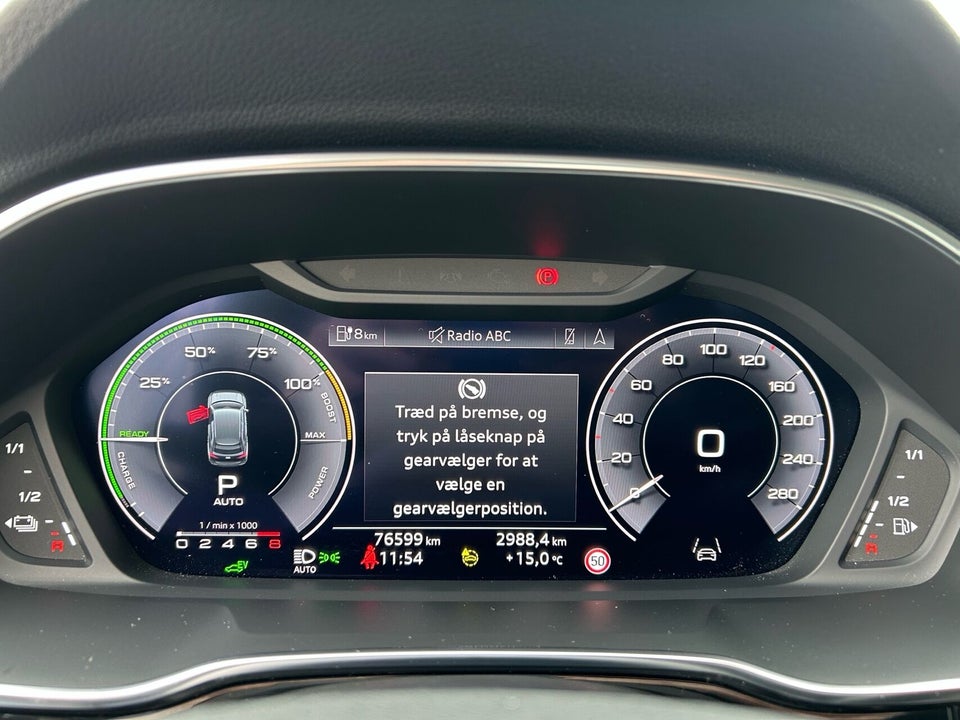 Audi Q3 45 TFSi e Attitude plus S-tr. 5d