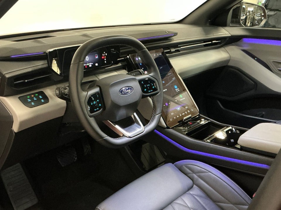 Ford Explorer 82 Premium Extended Range 5d