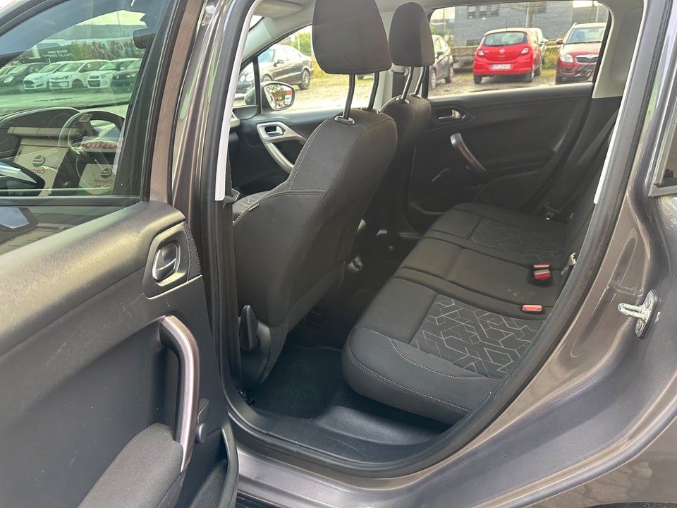 Peugeot 2008 1,2 VTi 82 Active 5d