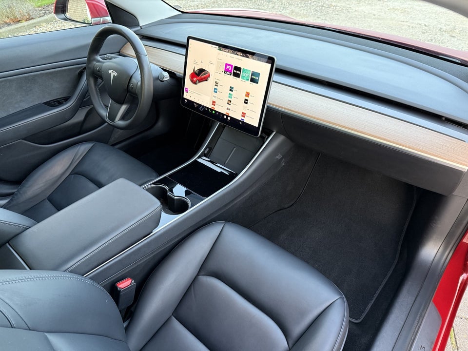 Tesla Model 3 Long Range AWD 4d