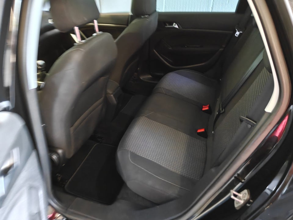Peugeot 308 1,6 BlueHDi 120 Style Limited SW 5d