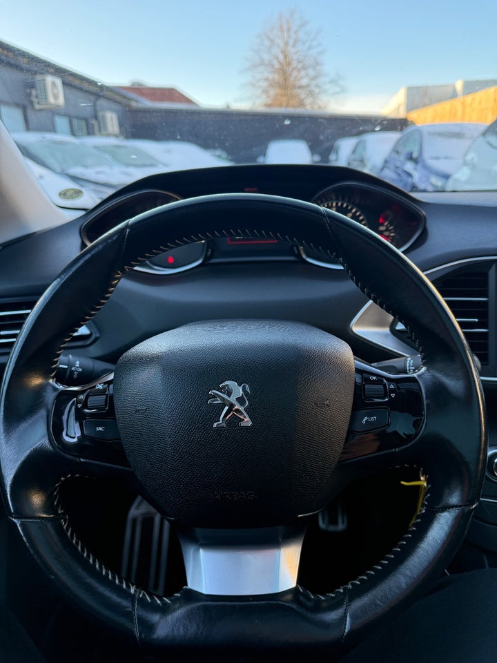 Peugeot 308 1,6 BlueHDi 120 Allure Sky SW 5d