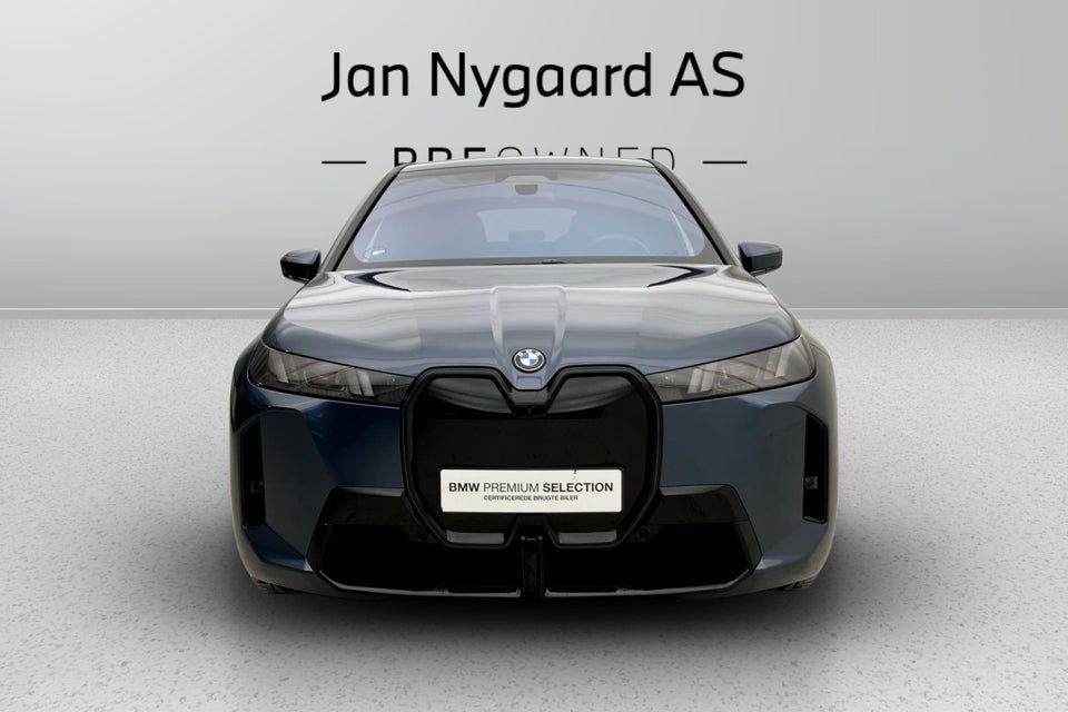 BMW iX xDrive45 Fully Charged 5d