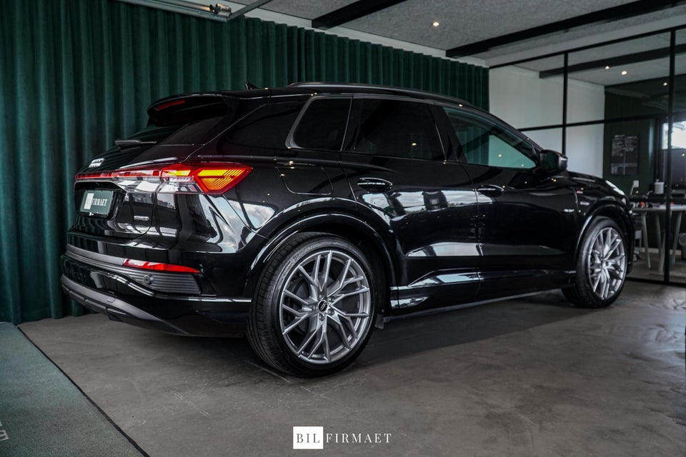 Audi Q4 e-tron 50 S-line quattro 5d