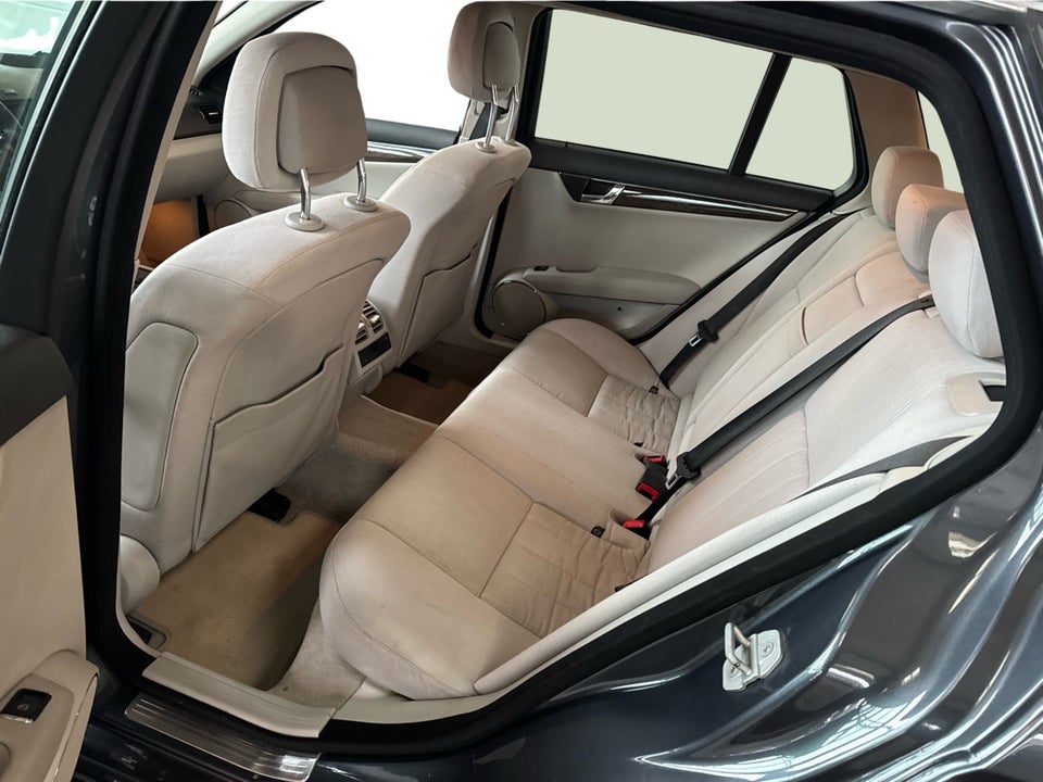 Mercedes C220 2,2 CDi Avantgarde stc. aut. 5d