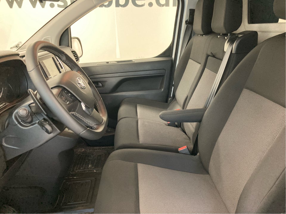 Toyota ProAce 2,0 D 144 Long Comfort Master aut. 4d