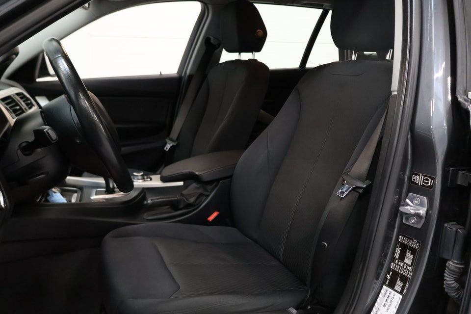 BMW 320i 2,0 Touring aut. 5d