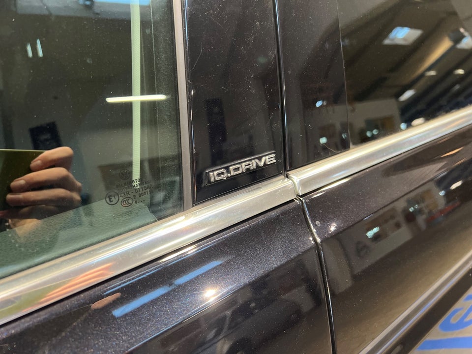 VW Touran 1,6 TDi 115 IQ.Drive DSG 7prs 5d