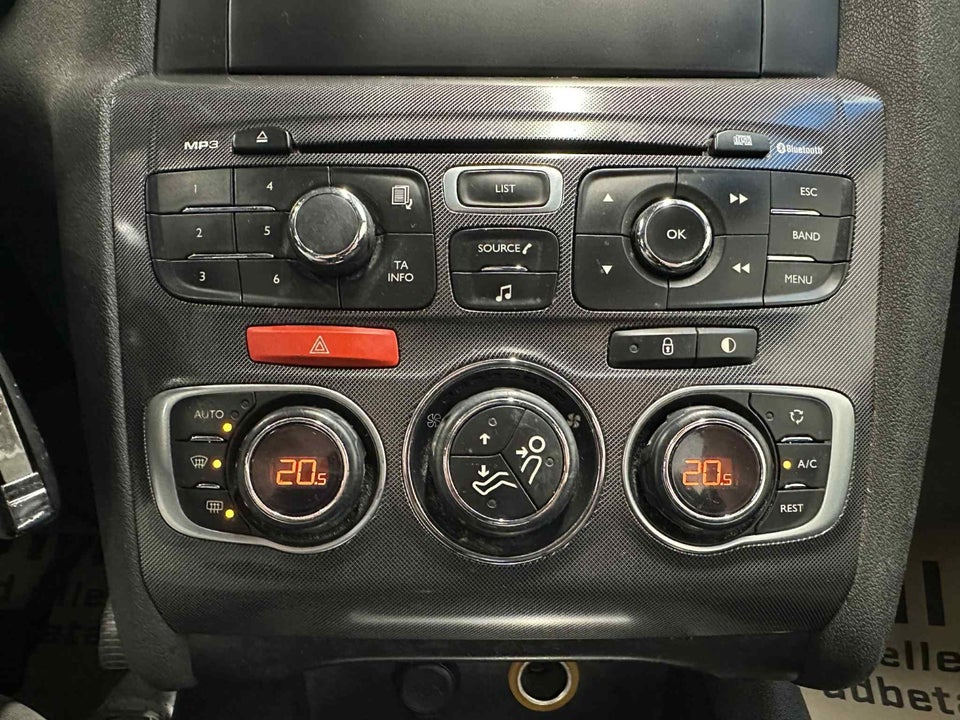 Citroën C4 1,6 HDi 90 Attraction 5d