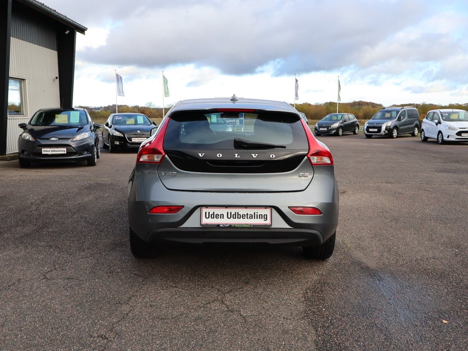 Volvo V40 2,0 D2 120 Momentum Eco 5d