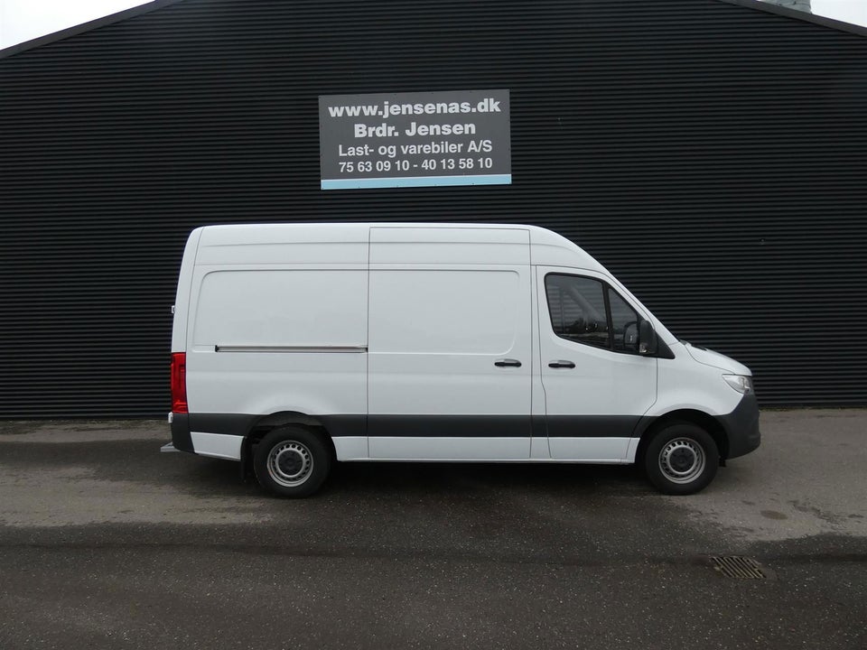 Mercedes Sprinter 319 2,0 CDi A2 Kassevogn aut. RWD