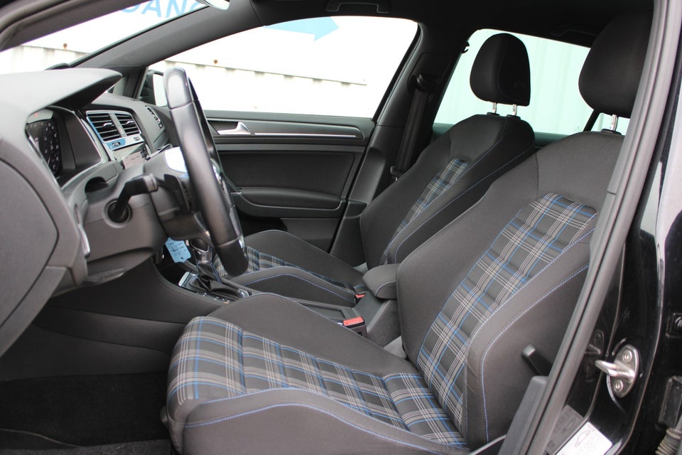 VW Golf VII 1,4 GTE DSG 5d