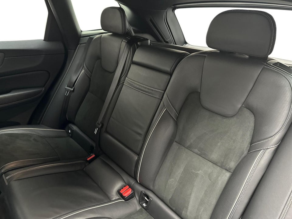 Volvo XC60 2,0 D5 235 R-Design aut. AWD 5d