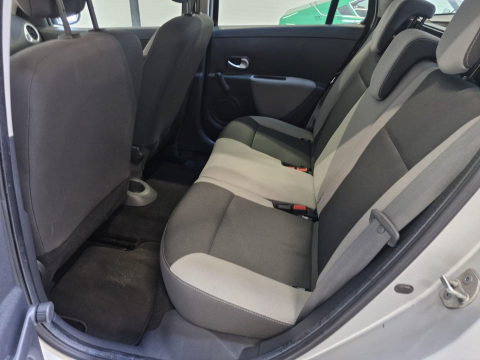 Renault Clio III 1,2 16V Authentique Sport Tourer 5d