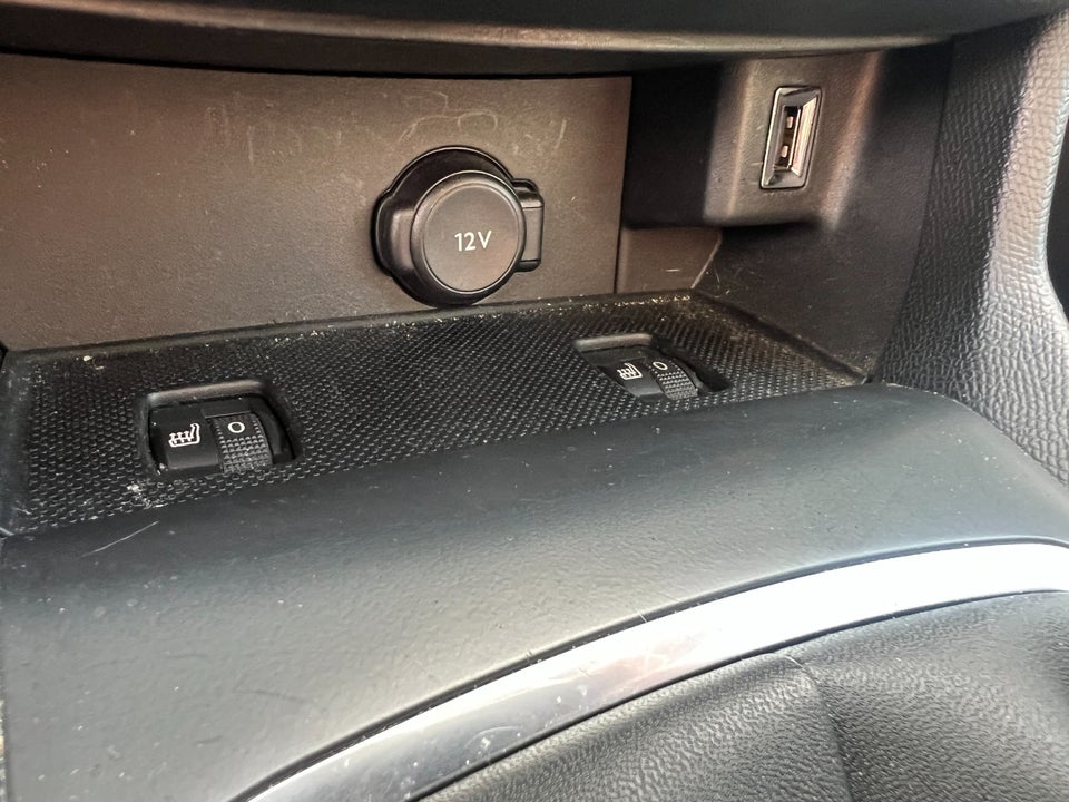 Peugeot 308 1,5 BlueHDi 130 Allure Sky 5d