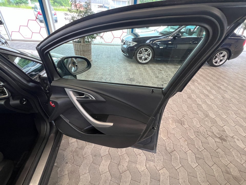 Opel Astra 1,7 CDTi 110 Enjoy Sports Tourer 5d