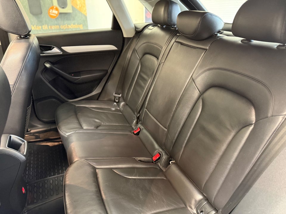 Audi Q3 2,0 TFSi 200 S-line S-tr. 5d