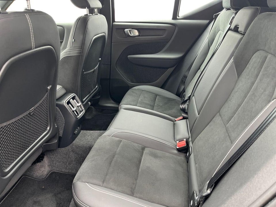 Volvo XC40 ReCharge Extended Range Plus 5d