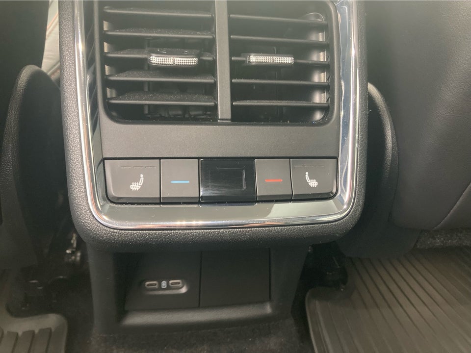 Skoda Enyaq 80 iV Plus Suite 5d