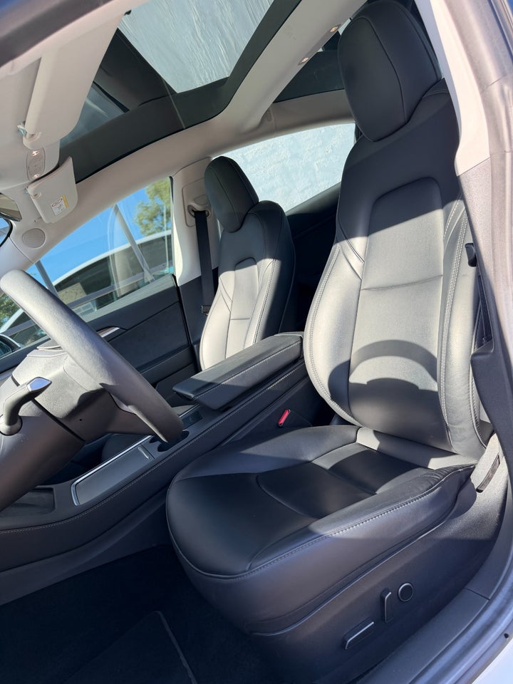 Tesla Model 3 RWD 4d