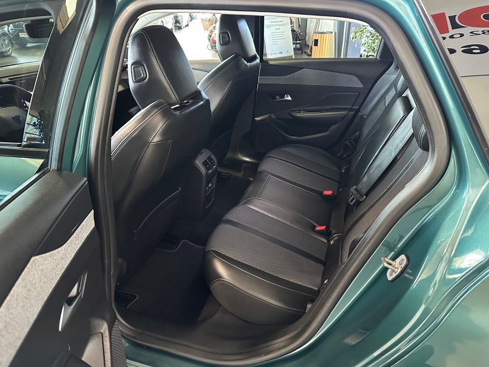Peugeot 308 1,5 BlueHDi 130 Allure Pack SW EAT8 5d