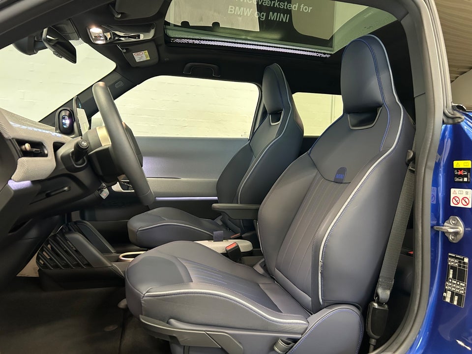 MINI Cooper E Favoured Trim M 3d