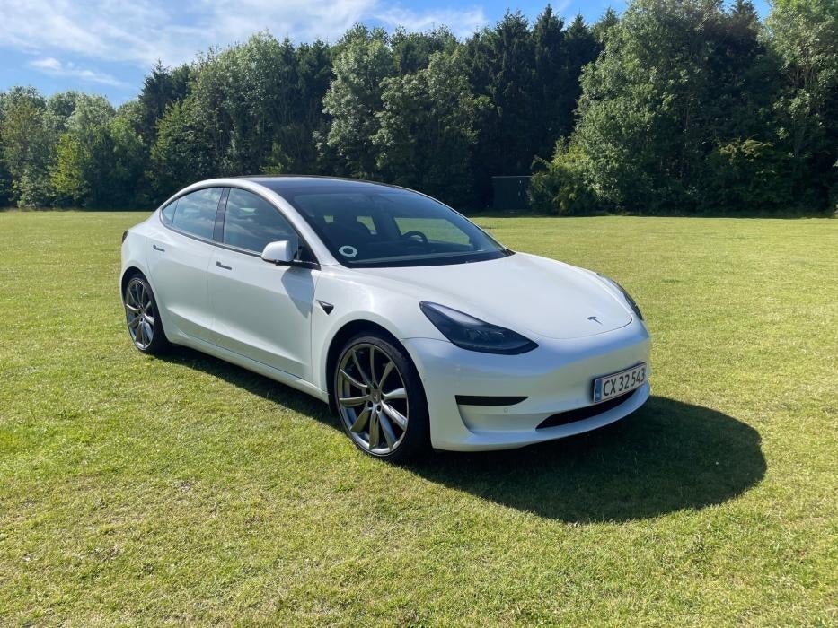Tesla Model 3 Standard Range+ RWD 4d
