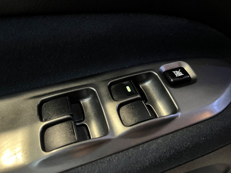 Mitsubishi Lancer 1,6 Comfort stc. 5d