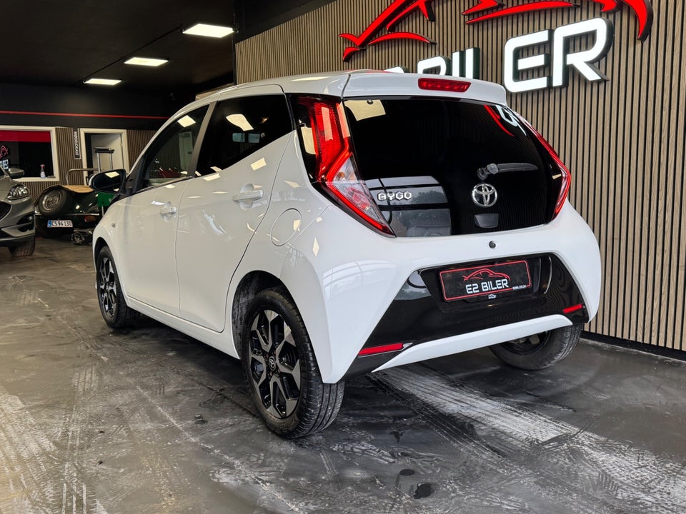 Toyota Aygo 1,0 VVT-i x-press 5d