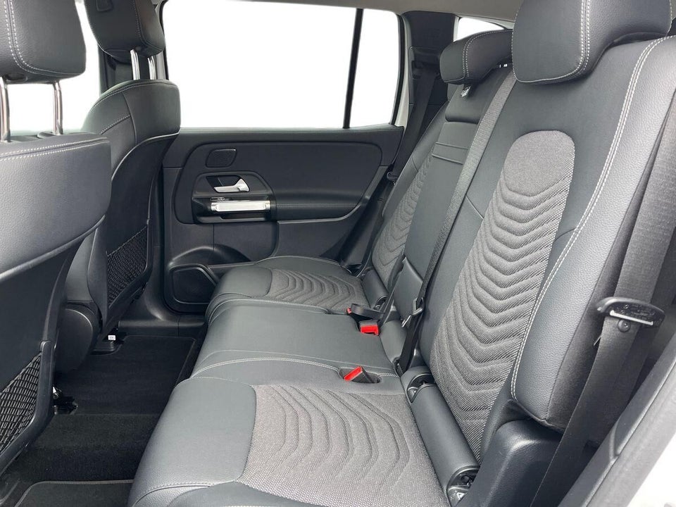 Mercedes EQB300 Progressive Advance Plus 4Matic 5d