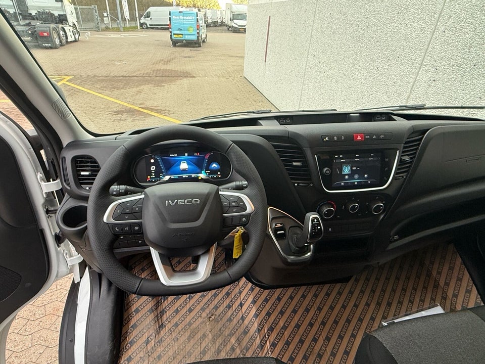 Iveco Daily 3,0 35S18 4100mm Alukasse m/lift AG8