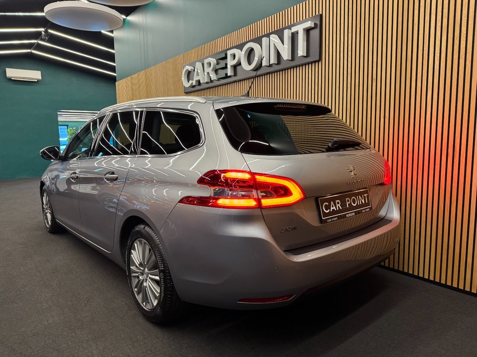 Peugeot 308 1,2 PureTech 130 Selection Sky SW 5d