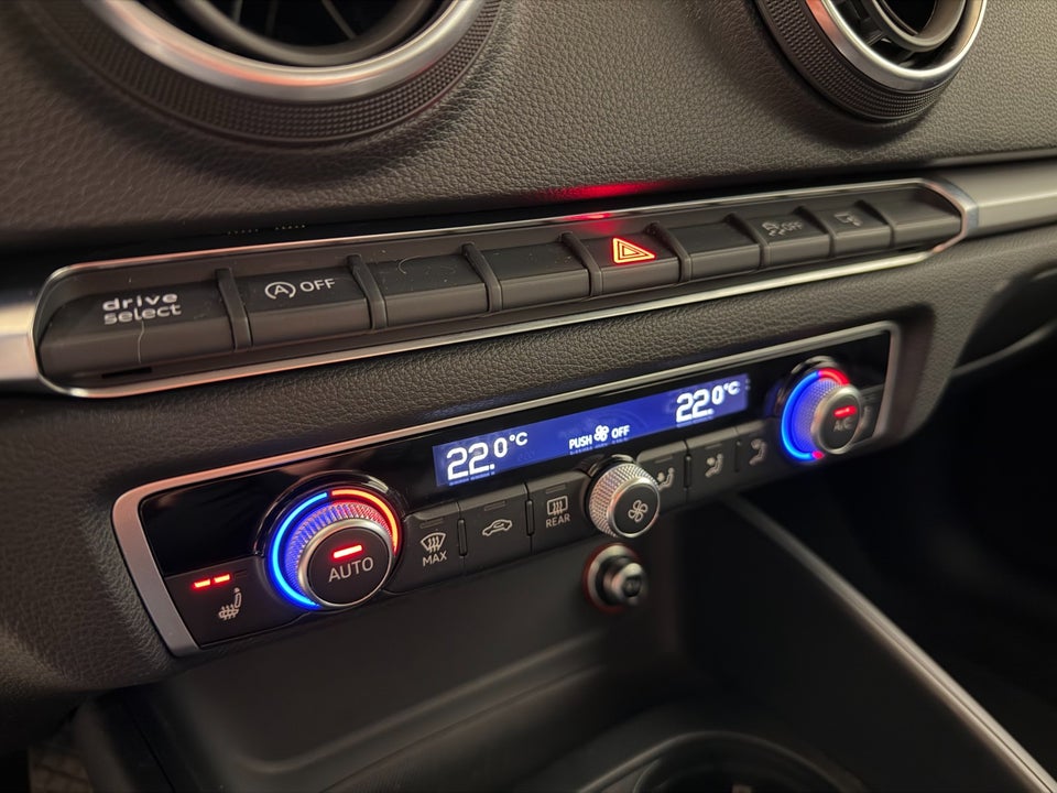 Audi A3 2,0 TDi 150 Attraction Sportback 5d