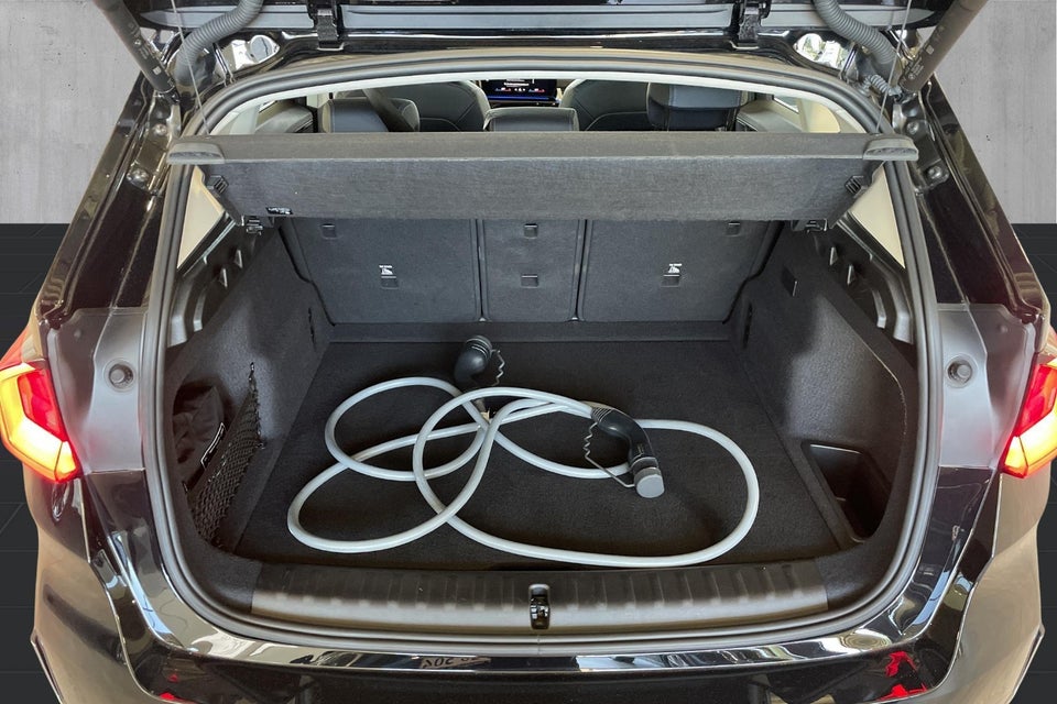 BMW iX1 eDrive20 X-Line 5d