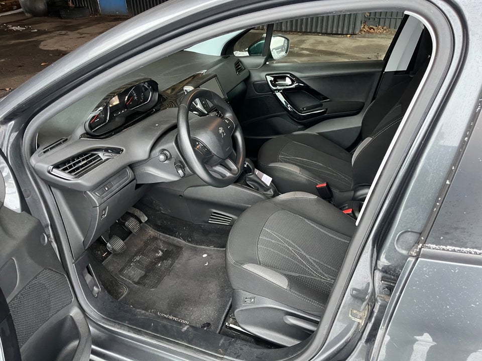 Peugeot 208 1,2 VTi Active 5d