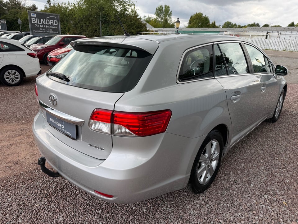 Toyota Avensis 1,6 VVT-i Limited stc. 5d