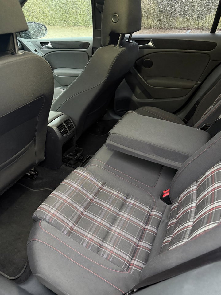 VW Golf VI 2,0 GTi DSG 5d