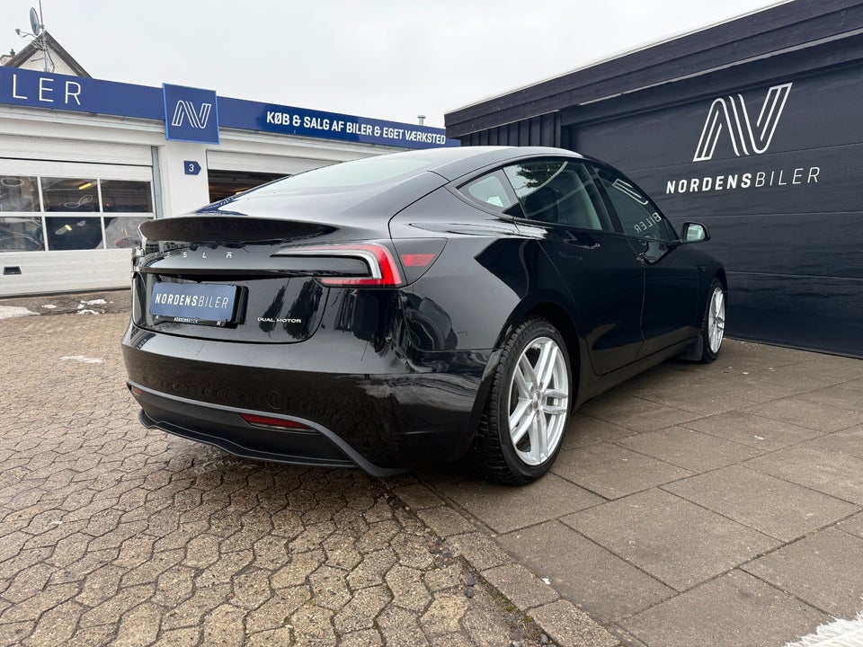 Tesla Model 3 Long Range AWD 4d