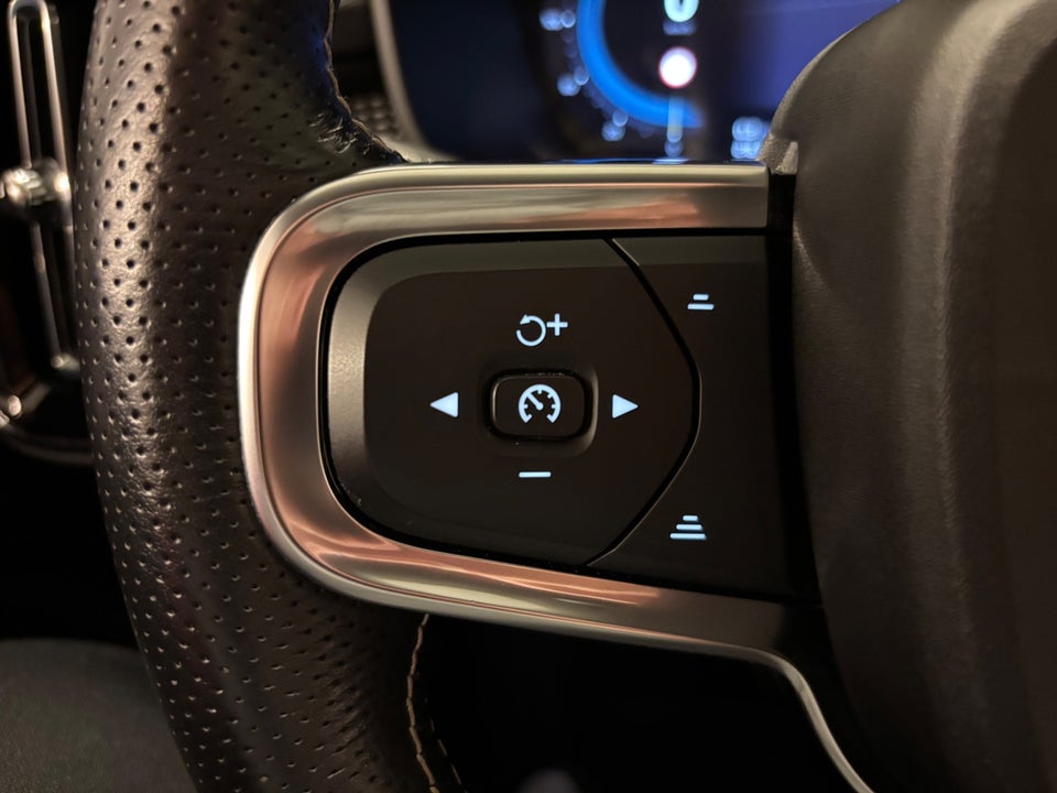 Volvo XC40 P8 ReCharge Twin Pro 5d