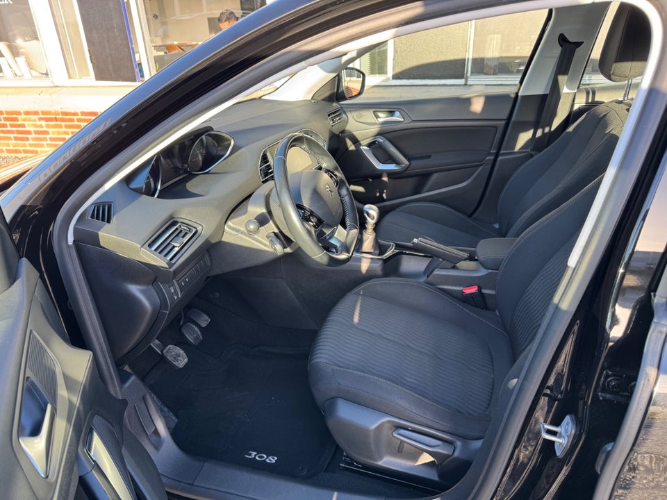 Peugeot 308 1,6 BlueHDi 120 Active 5d