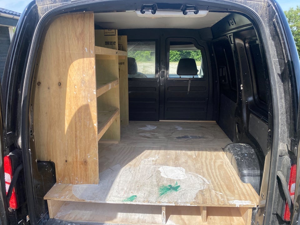 VW Caddy 1,6 TDi 102 Comfortline BMT Van 4d